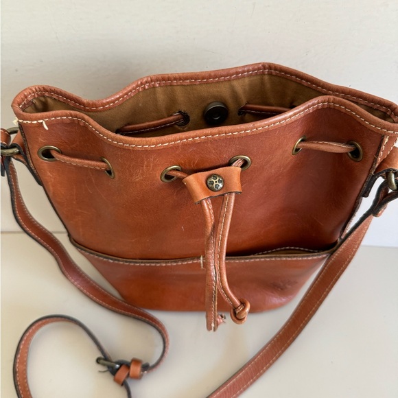 Patricia Nash Leather Crossbody Bucket Bag - Picture 4 of 9